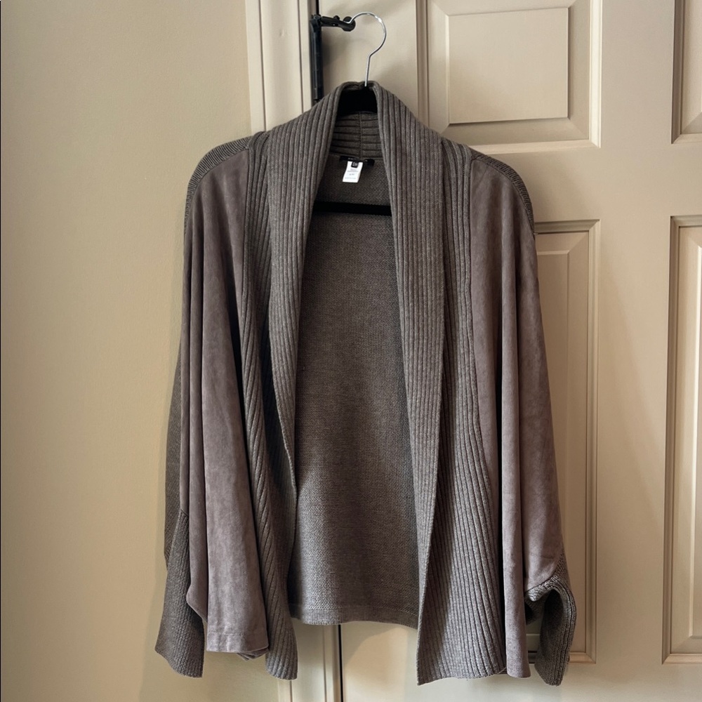 Elegant Gray Women's Sweater